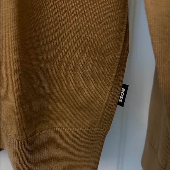 Boss Camel Turtleneck 100% Virgin Wool Sweater. Quality - Picture 5 of 9